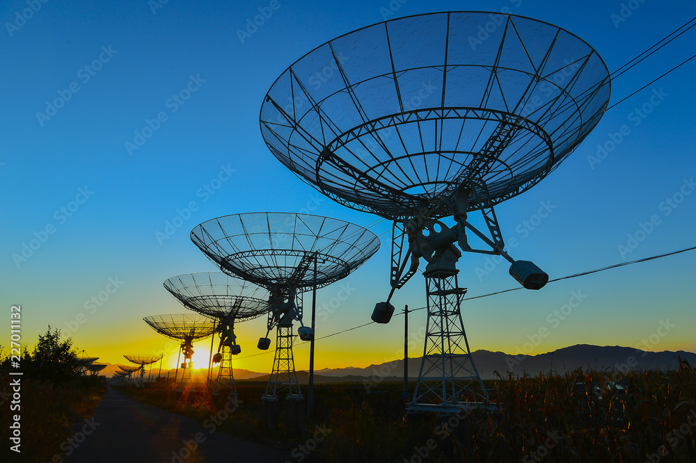 The observatory in the evening,The silhouette of a radio telesco