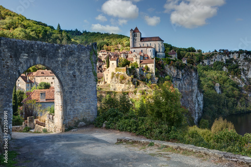 Saint-Cirq-Lapopie - Lot - Occitanie photo