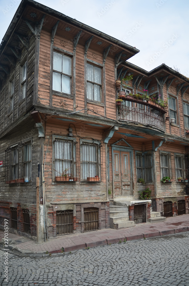 Fototapeta premium Old wooden house in Fatih district in Istanbul, Turkey.