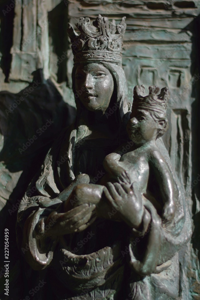 Virgin with a child in her arms, Spain