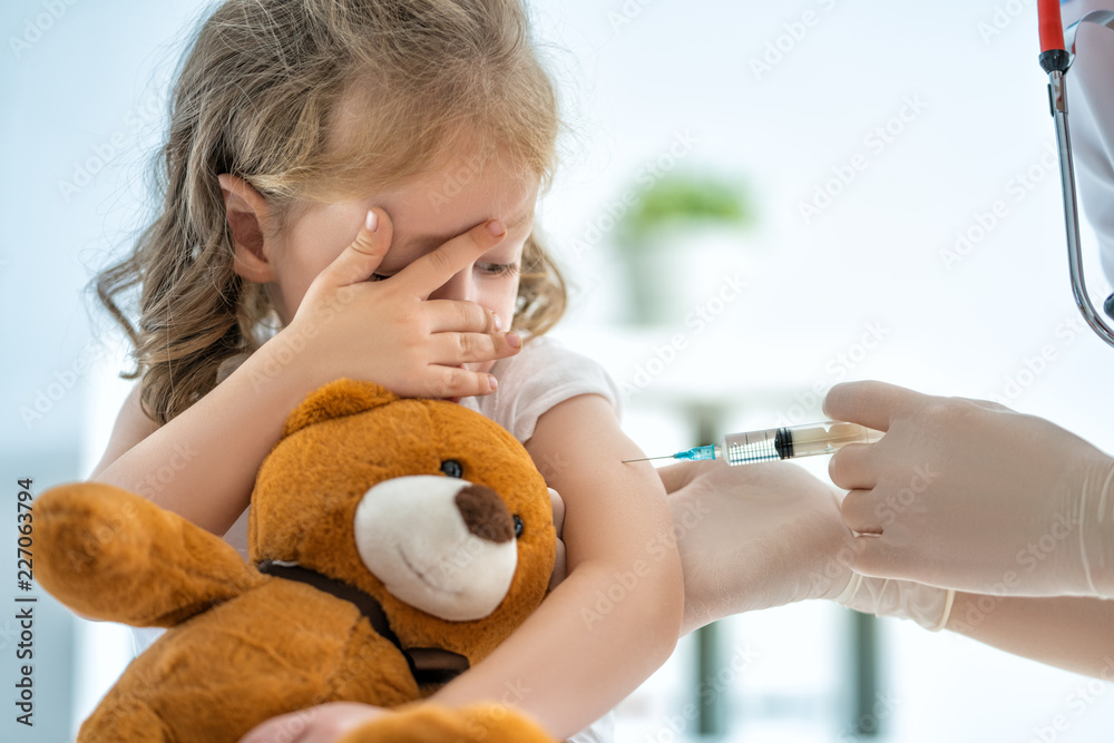 vaccination to a child - obrazy, fototapety, plakaty 