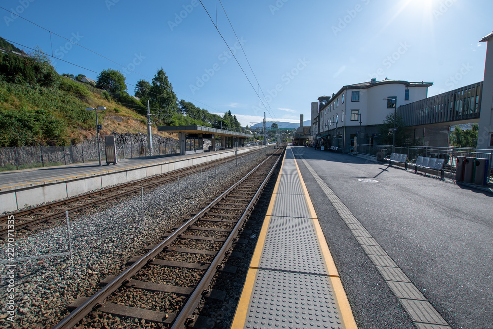 Obraz premium 北欧 ノルウェー ベルゲン鉄道 ベルゲン ヴォス駅 夏 Northern Europe Norway Bergen railway summer Voss staition