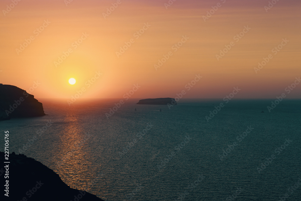 Coucher de soleil sur la mer méditerranée