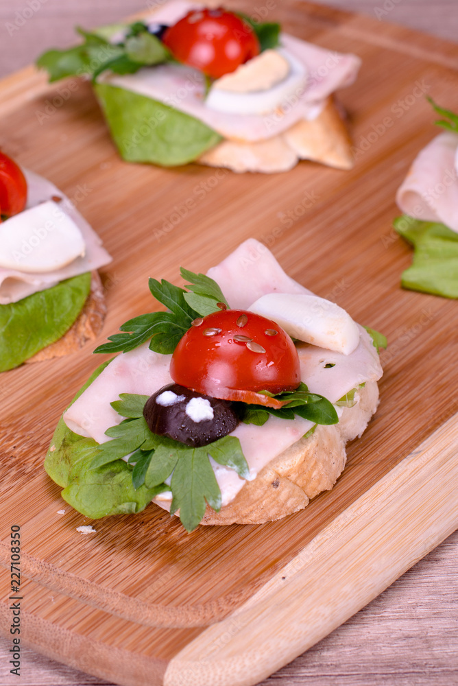 Funny face breakfast sandwich for kids Funny face breakfast sandwich for kids
