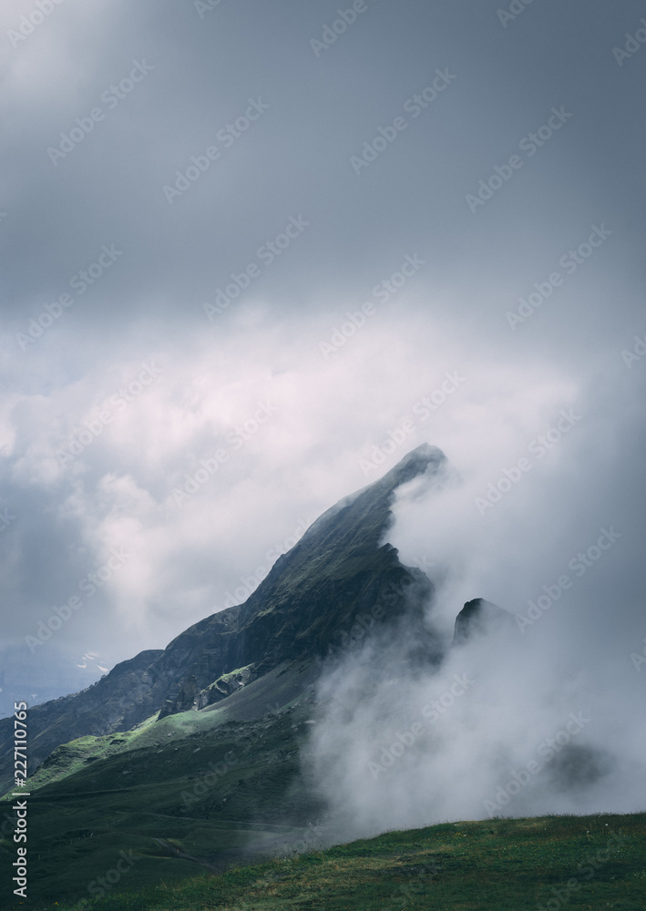 Berg im Nebel