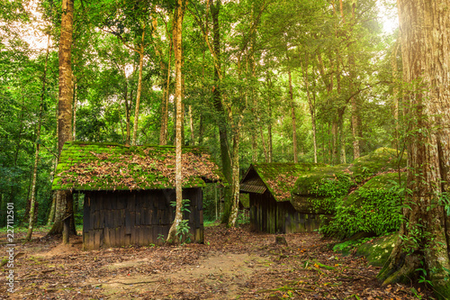 Old green hut wooden political and military school at Phuhinrongkla National Park Nakhon Thai District in Phitsanulok, Thailand. © Thinapob