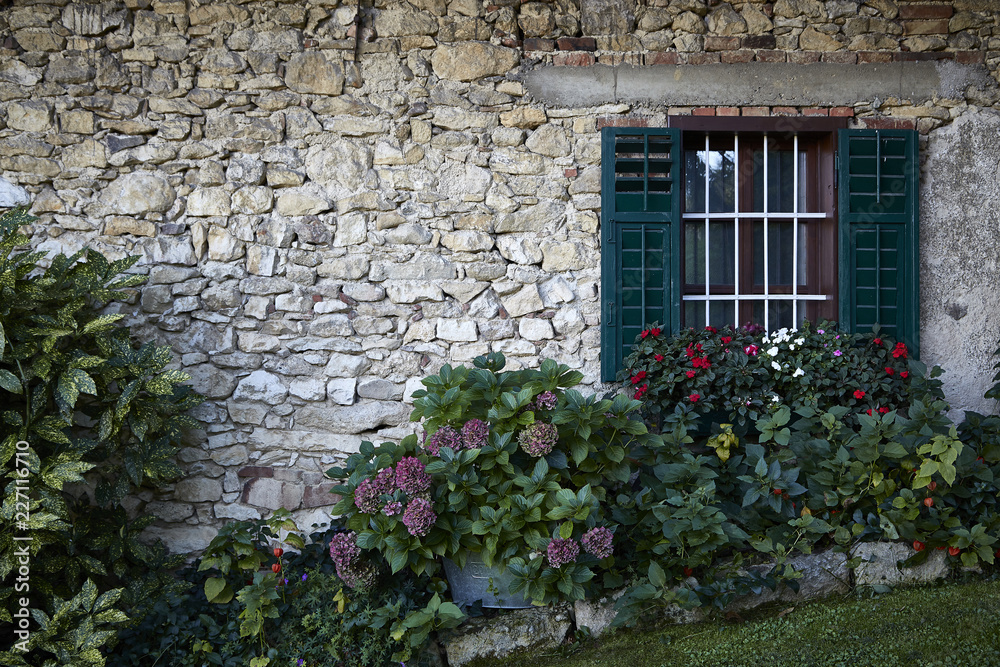 Steinmauer Fenster altes Haus