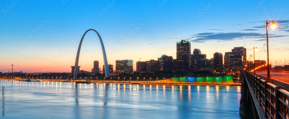 The St. Louis, Missouri skyline and Gateway Arch from Eads Bridge.