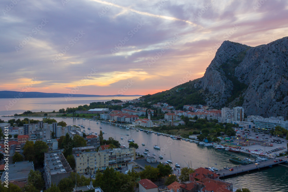 Obraz premium Sunset in Omis, Croatia