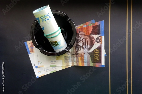 Money of Israel - 100 (one hundred) new shekels bill, roll of 200 shekels