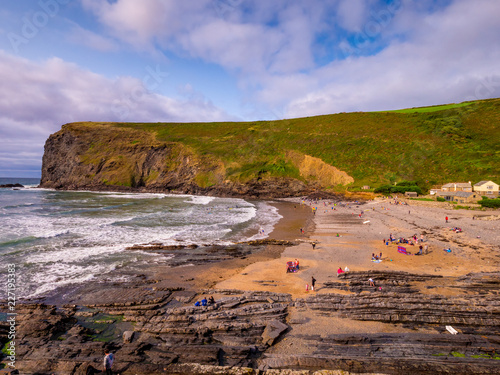 Cuadro en lienzo Beautiful Cliffs and Coastline of Crackington Haven Cornwall