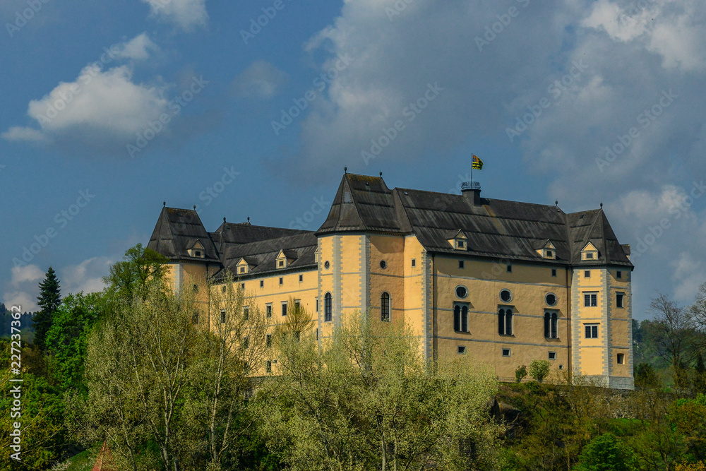 Blick auf Schloss Greinburg