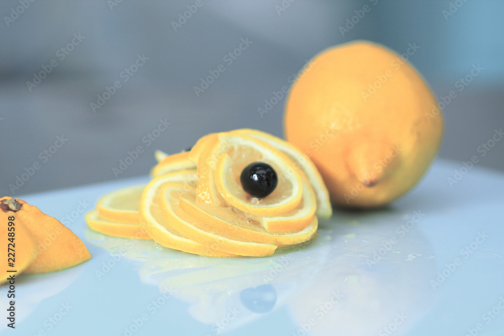 close up.slices of lemon on the cutting Board close up.slices of lemon on the cutting Board