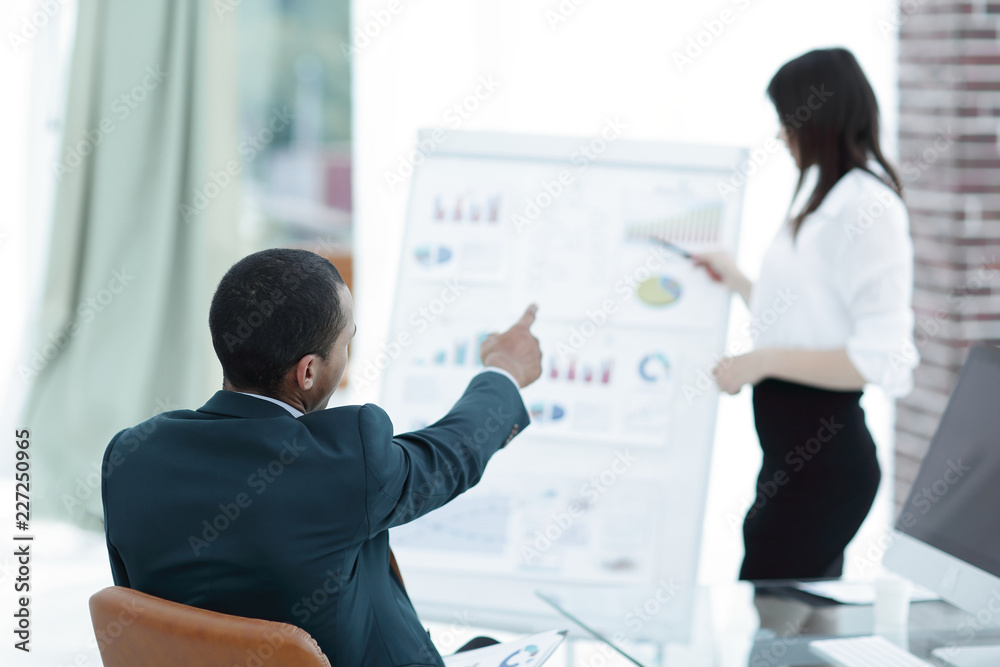 investor asking questions to the business presentation. investor asking questions to the business presentation.