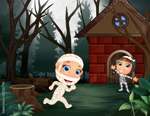 Illustration of mummy and skeleton on the home page