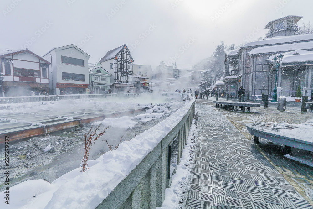 Φωτογραφία Kusatsu Onsen is a hot spring resort located  in Gunma Prefecture Japan,one of the top three hot springs in Japan along with Arima and Gero onsens
