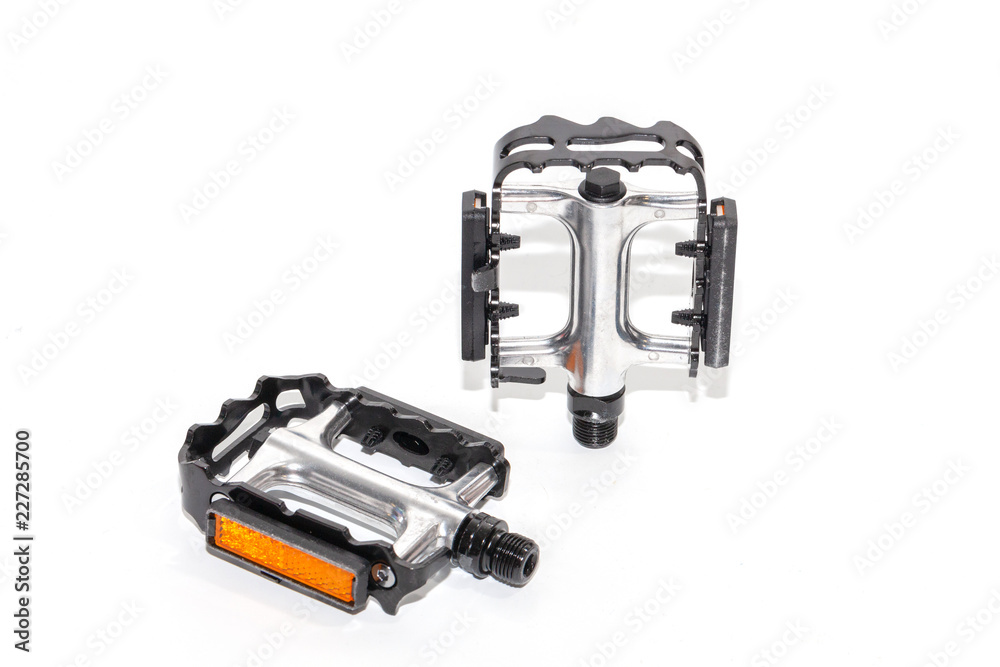 Naklejka premium close up of bicycle pedal on white background