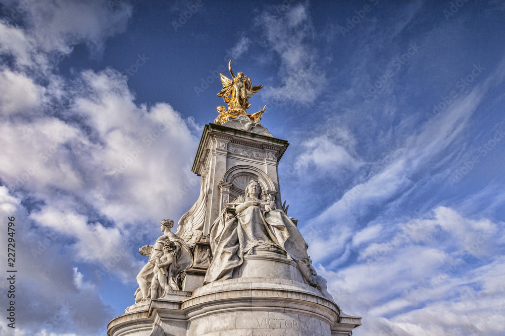 Victoria Memorial, The Mall, London, England.