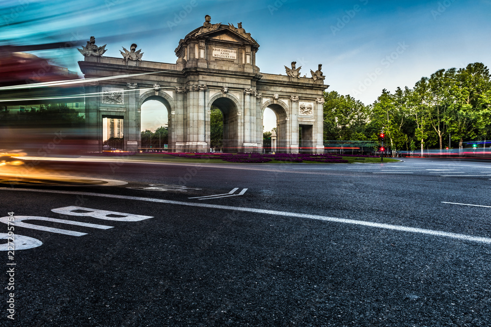 Madrid: Puerta de Alcalá