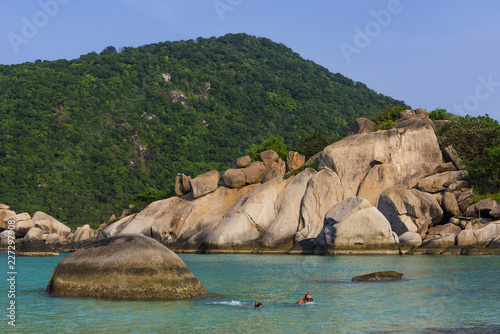 Schnorchelnde Touristen auf Nang Yuan Island, Thailand