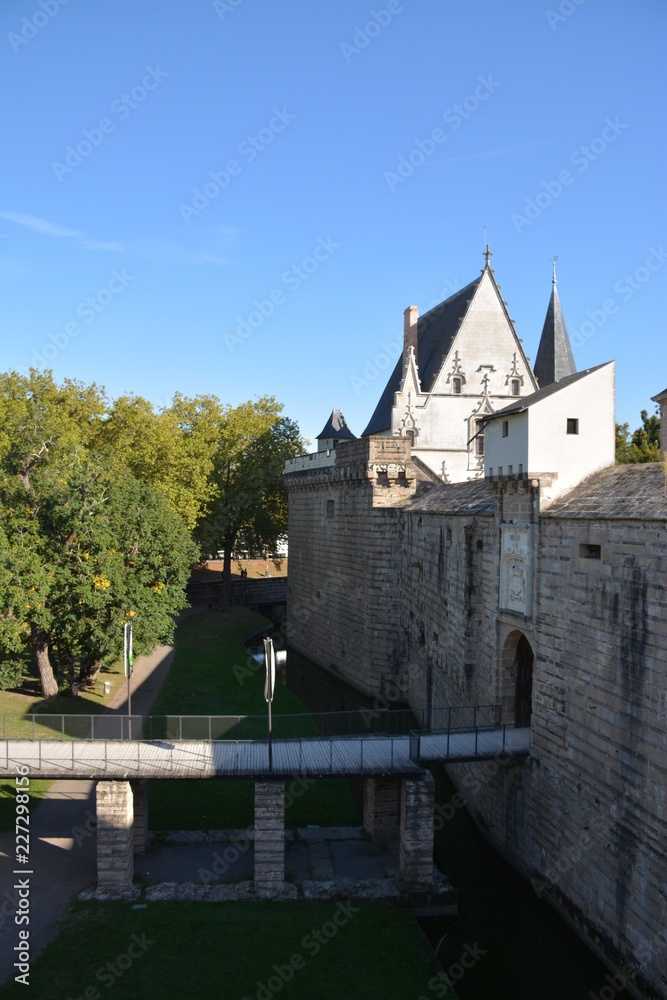 Naklejka premium Nantes - Château des ducs de Bretagne - Le Pont de Secours