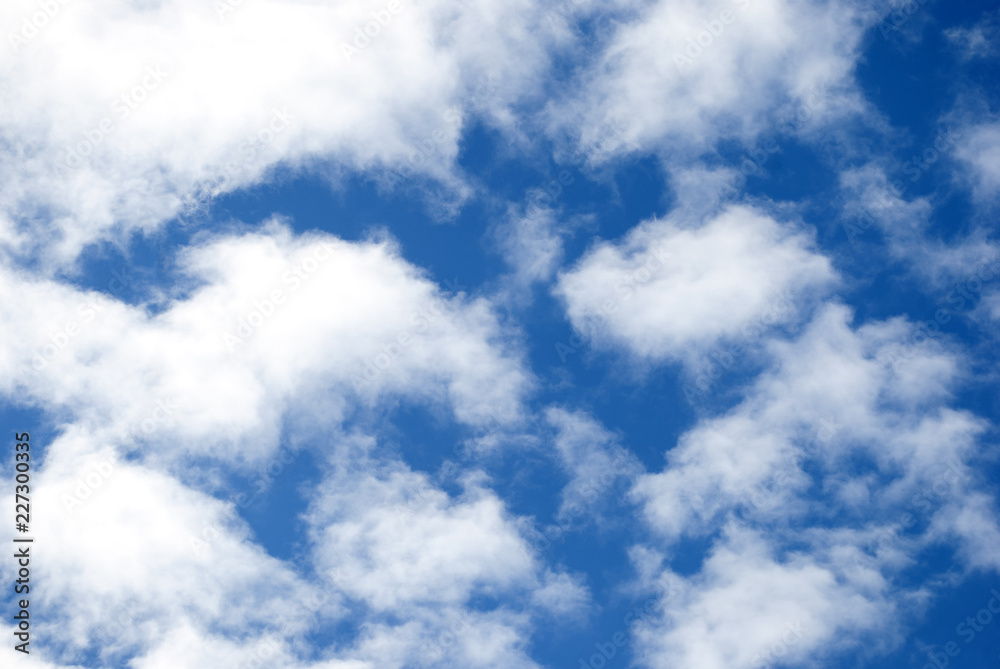 Obraz premium white clouds on blue sky
