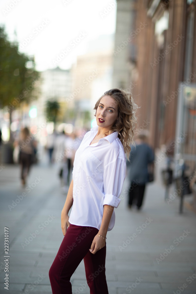 Street photo shoot with a wonderful girl.Photo shoot in Moscow in a beautiful hearth.