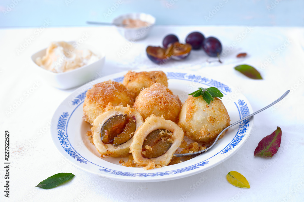 Zwetschgen-Knödel Zwetschgen-Knödel