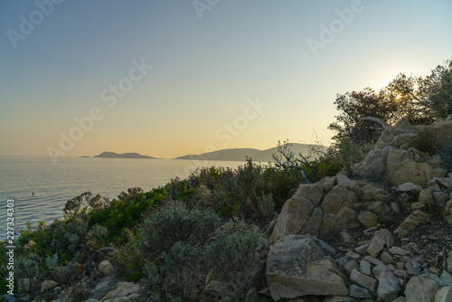 Sentir Litoral am Cap Camarat am Mittelmeer, Buchten, Felsen, Sonne photo