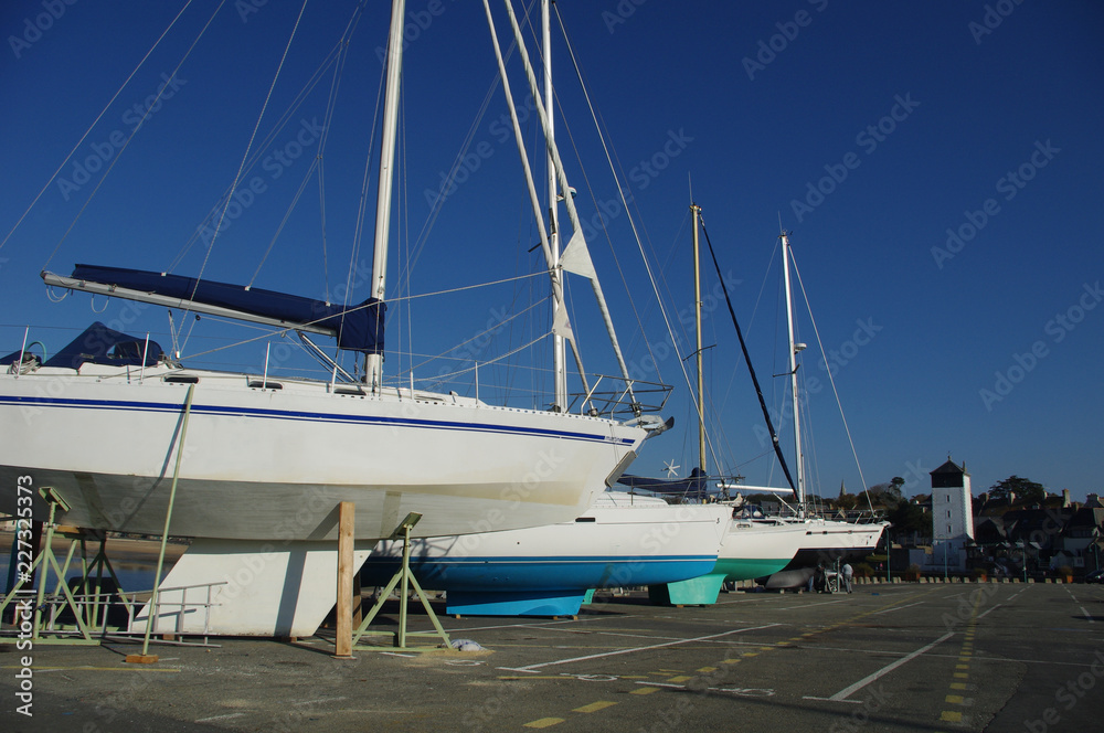 Fototapeta premium Bateaux sur le quai de St Servan-sur-Mer
