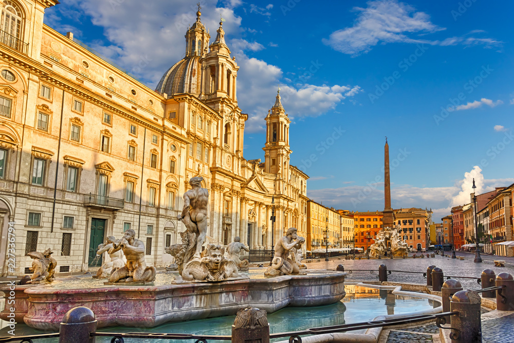 Sunrise under Pizza Navona and the Moor Fountain