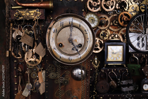 Steampunk ingranaggi  orologi lucchetti e chiavi © tiky224