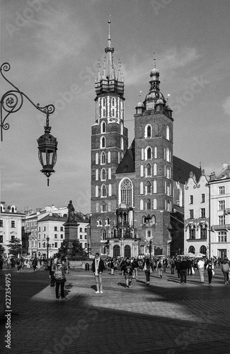 Kościół Mariacki w Krakowie. Fotografia analogowa