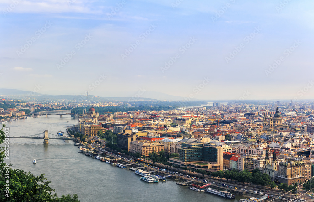 Obraz premium View from above on the Budapest city, historical district and Danube river in Hungary