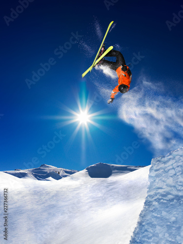 Half Pipe Skier 