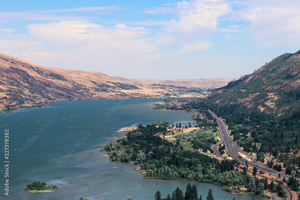 Beautiful landscape scenery. view from rowena crest viewpoint in the columbia river gorge. travel oregon.