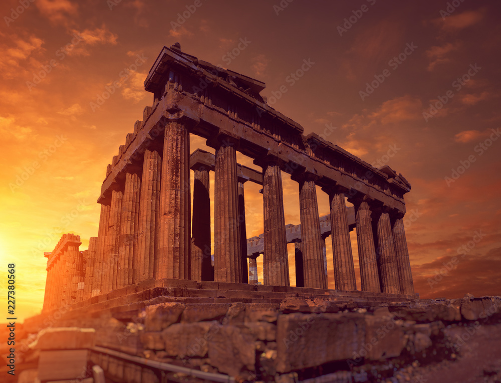 Fototapeta premium Parthenon temple on a bright day