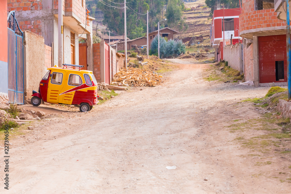 mototaxi parkedi in Chinchero  Peru