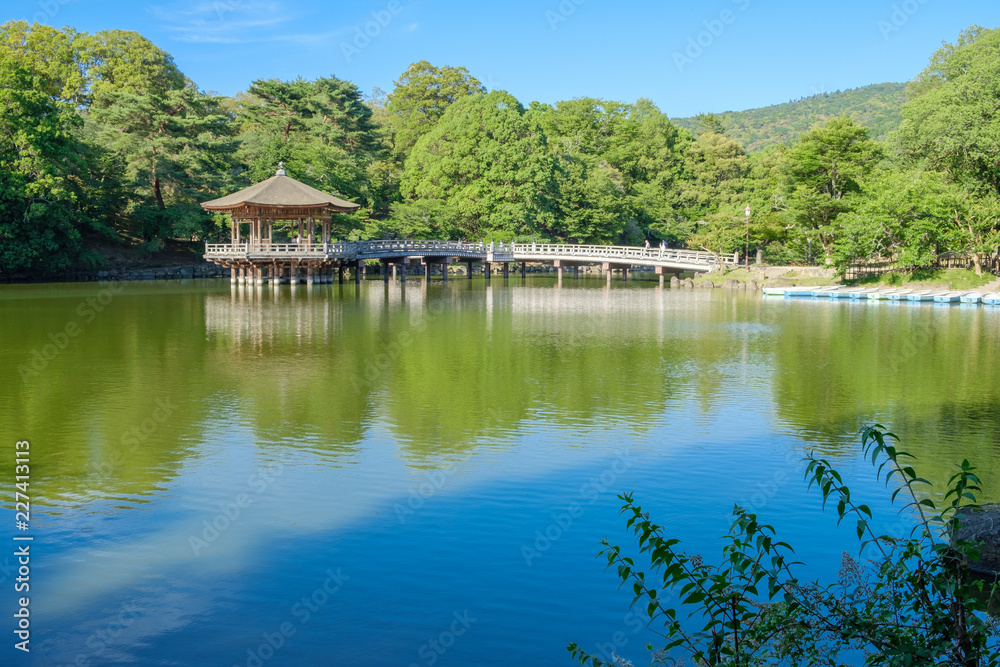 奈良公園の浮見堂