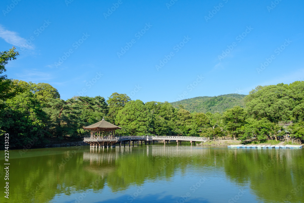 奈良公園の浮見堂