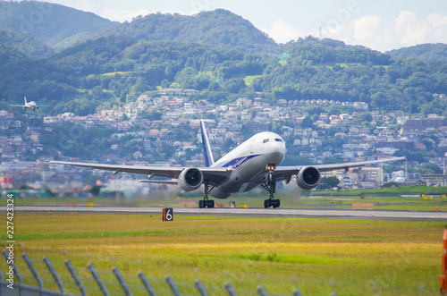 大阪国際空港・ジェット旅客機の逆風着陸