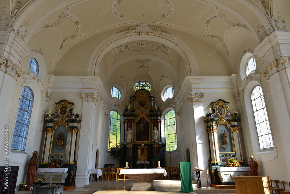 Innenansicht der katholischen Kirche in Brugg Kanton Aargau 
