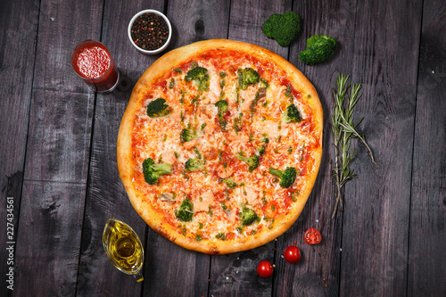 italian pizza with cheese