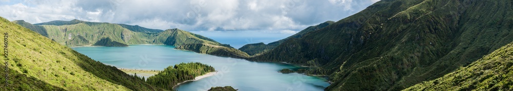 Obraz premium Lagoa do Fogo - Panorama