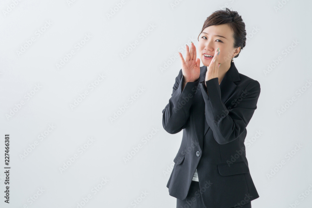 なにかを伝える女性 なにかを伝える女性