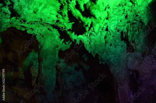 緑の鍾乳洞
