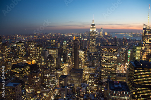 Fototapeta Naklejka Na Ścianę i Meble -  New York City skyline at dusk in fading light