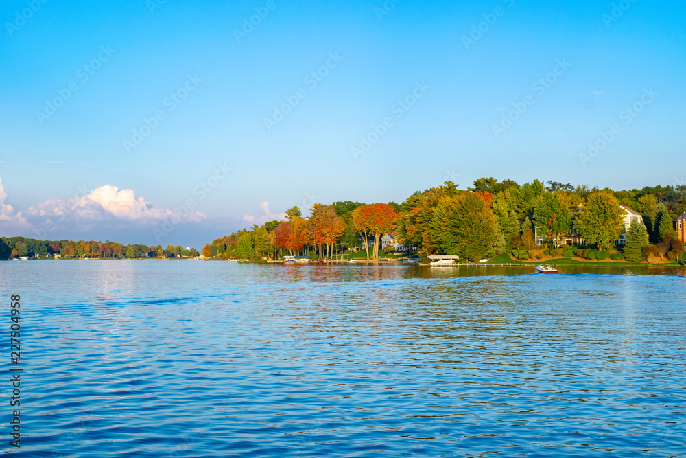 Naklejka premium Mona Lake Autumn