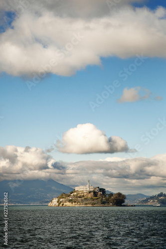 Schilderij op canvas Clouds above Alcatraz Island on San Francisco Bay, California, USA