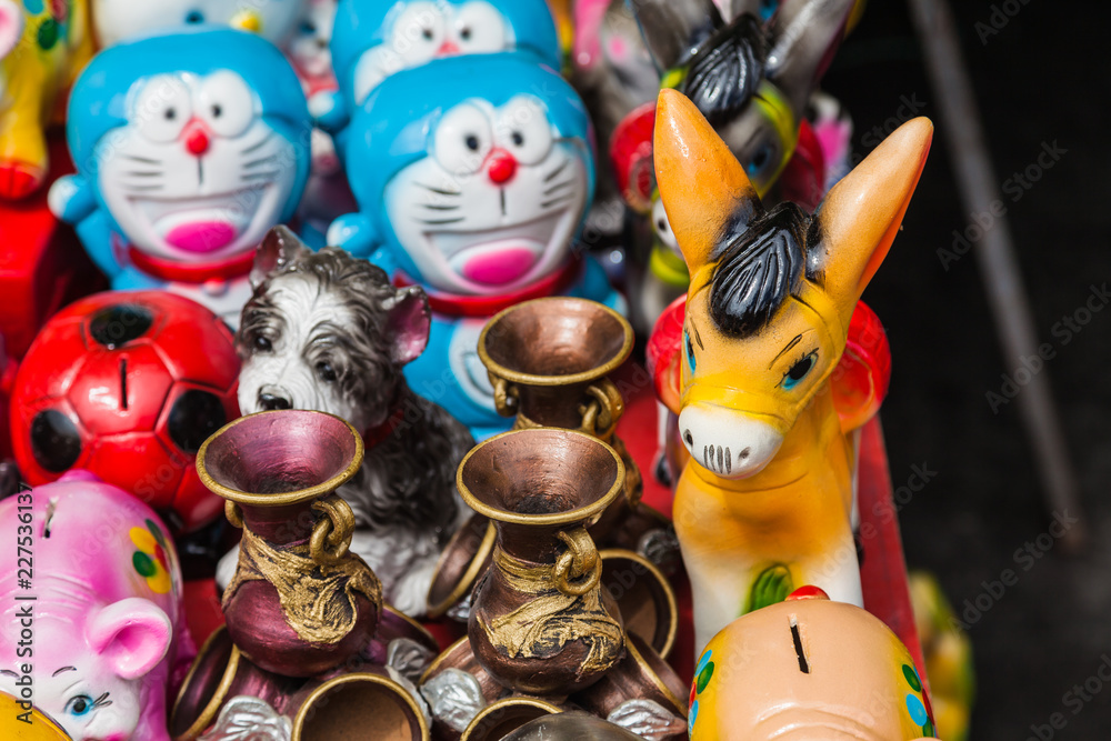 Hand-painted ceramic figures Hand-painted ceramic figures